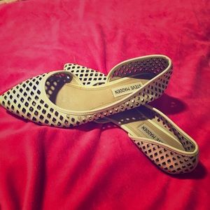 Steve Madden white flats size 6